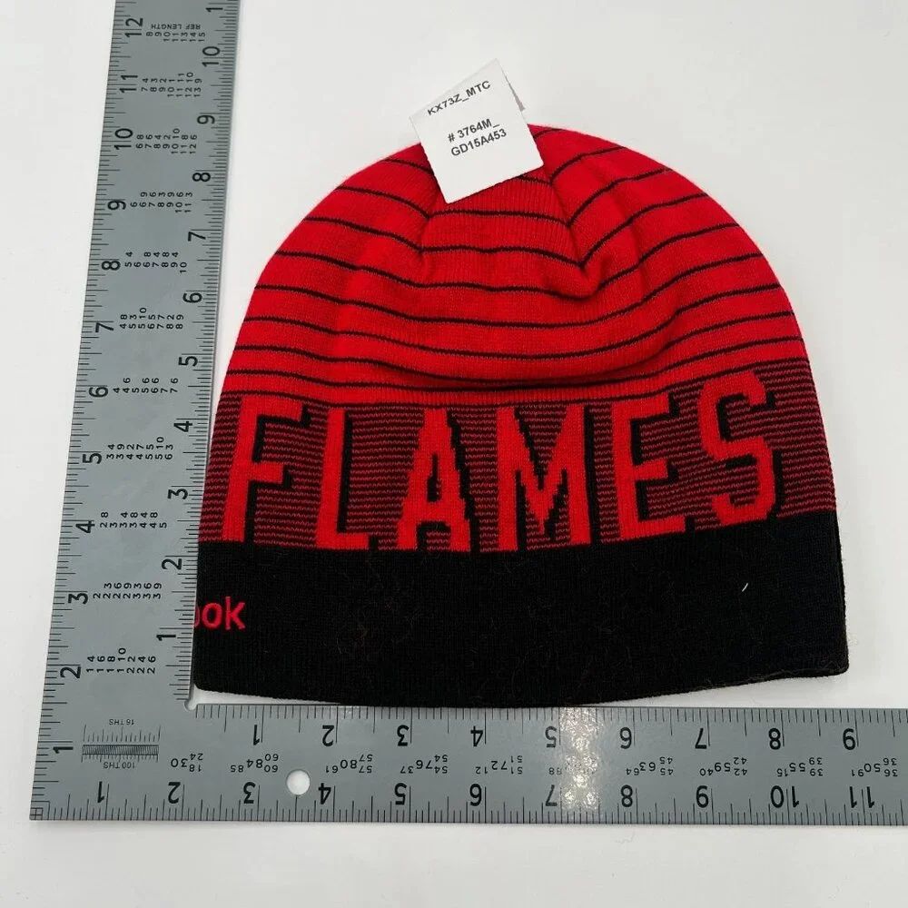 Reebok Unisex OSFA Red Striped Acrylic‎ Calgary Flames NHL Hockey Beanie Hat NWT